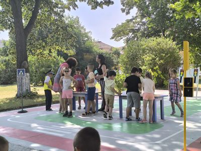Отбелязване на "29 юни - Национален ден на безопасността на движението по пътищата" в ДГ15"Звънче" 3