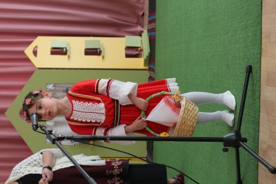 Пролетен празник "Лазаровден" представен от група "Звездички" - ДГ 15 Звънче - Детска градина в град Казанлък