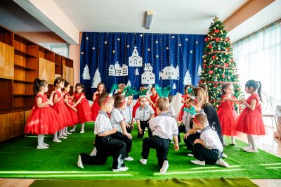 Коледно тържество 2023 - ДГ 15 Звънче - Детска градина в град Казанлък