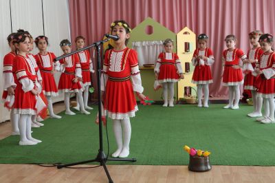 Пролетен празник "Лазаровден" представен от група "Звездички" - ДГ 15 Звънче - Детска градина в град Казанлък