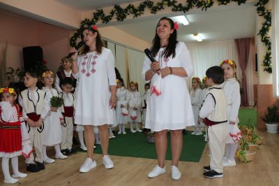 Лазаровден "Пробуждане" - ДГ 15 Звънче - Детска градина в град Казанлък