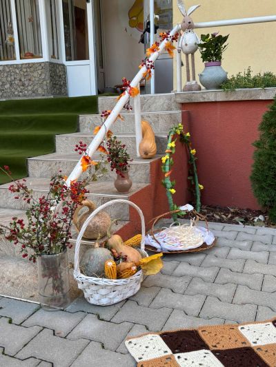"Есенна магия" - празник за откриване на учебната година - ДГ 15 Звънче - Детска градина в град Казанлък