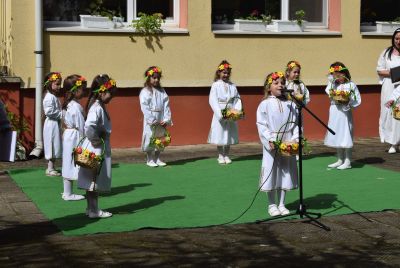 Празнична програма "Лазаруване"  24.04.2024г. - ДГ 15 Звънче - Детска градина в град Казанлък
