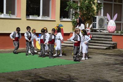 Празнична програма "Лазаруване"  24.04.2024г. - ДГ 15 Звънче - Детска градина в град Казанлък