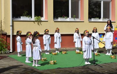 Празнична програма "Лазаруване"  24.04.2024г. - ДГ 15 Звънче - Детска градина в град Казанлък