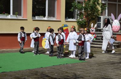 Празнична програма "Лазаруване"  24.04.2024г. - ДГ 15 Звънче - Детска градина в град Казанлък