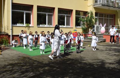 Празнична програма "Лазаруване"  24.04.2024г. - ДГ 15 Звънче - Детска градина в град Казанлък