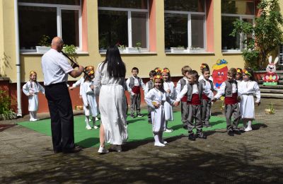 Празнична програма "Лазаруване"  24.04.2024г. - ДГ 15 Звънче - Детска градина в град Казанлък
