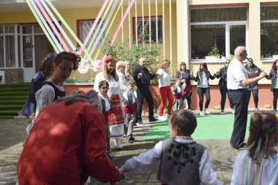 Празнична програма "Лазаруване"  24.04.2024г. - ДГ 15 Звънче - Детска градина в град Казанлък