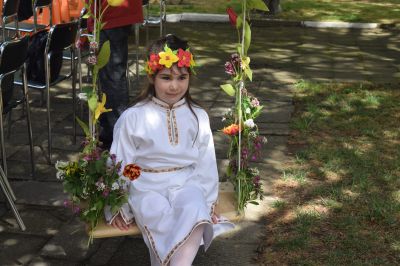 Празнична програма "Лазаруване"  24.04.2024г. - ДГ 15 Звънче - Детска градина в град Казанлък