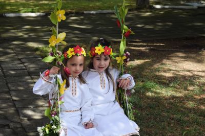 Празнична програма "Лазаруване"  24.04.2024г. - ДГ 15 Звънче - Детска градина в град Казанлък
