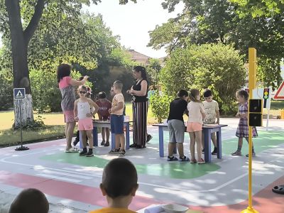 Отбелязване на "29 юни - Национален ден на безопасността на движението по пътищата" в ДГ15"Звънче" - ДГ 15 Звънче - Детска градина в град Казанлък