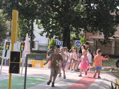 Отбелязване на "29 юни - Национален ден на безопасността на движението по пътищата" в ДГ15"Звънче" - ДГ 15 Звънче - Детска градина в град Казанлък